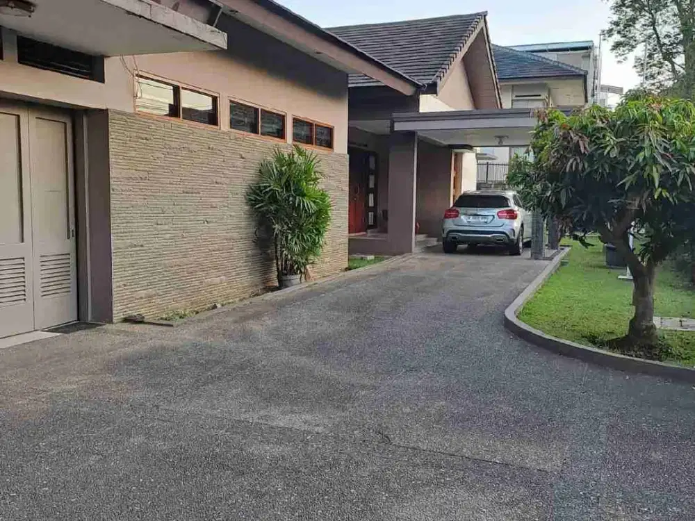 Dijual dan Disewakan Rumah Terawat dan Asri di Tubagus Ismail Dago Bandung