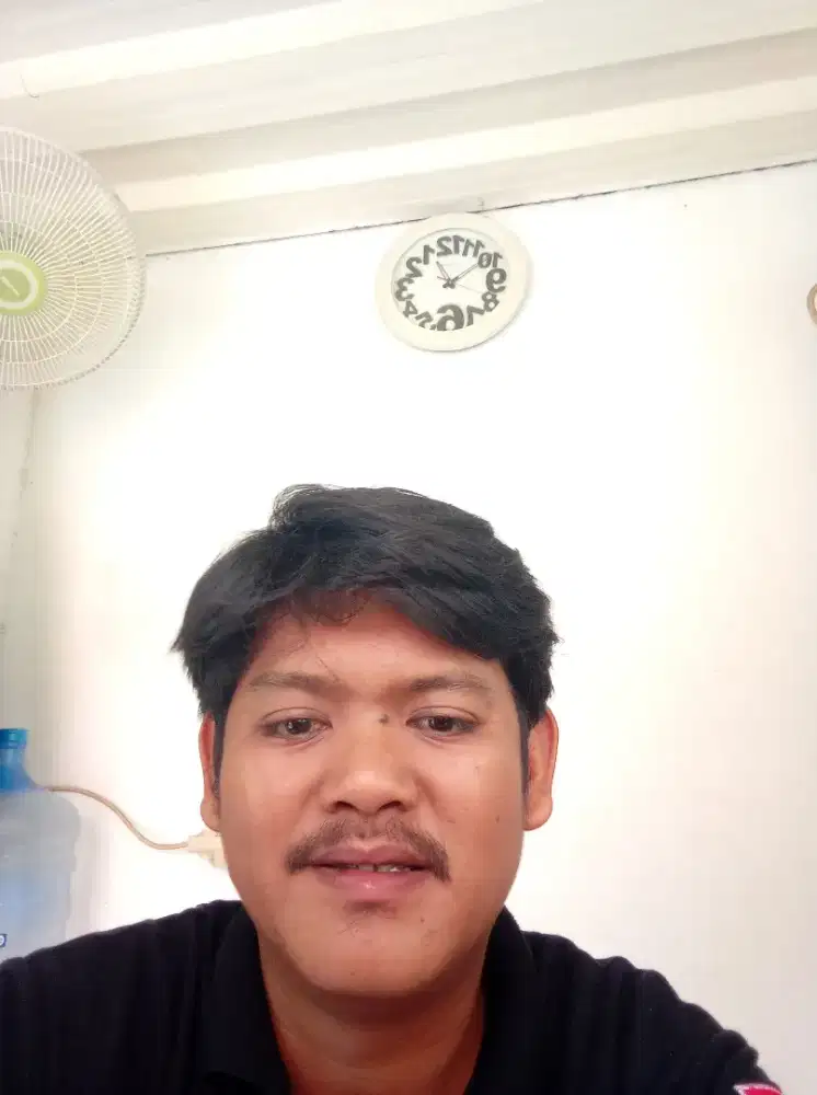 Cari kerja apa aja . Pengalaman kerja. Jualan jadi security dan dll