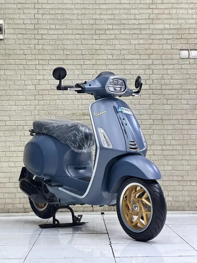 Piagio Vespa sprint officina 8 limited edition