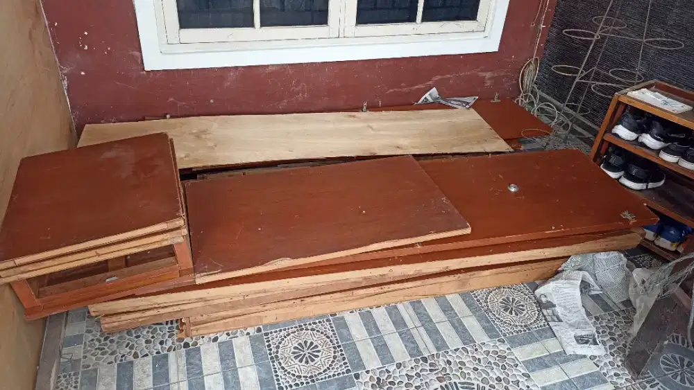 Lemari pakaian 3 pintu
