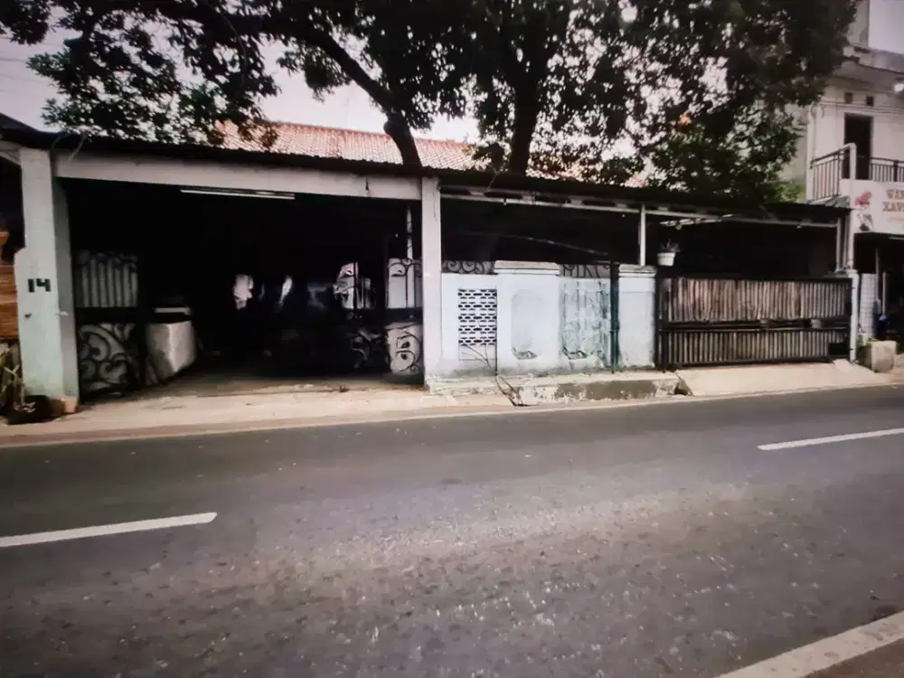 Dijual Rumah Strategis Dekat Pintu Tol Brigif Andara Jagakarsa, Jakarta Selatan