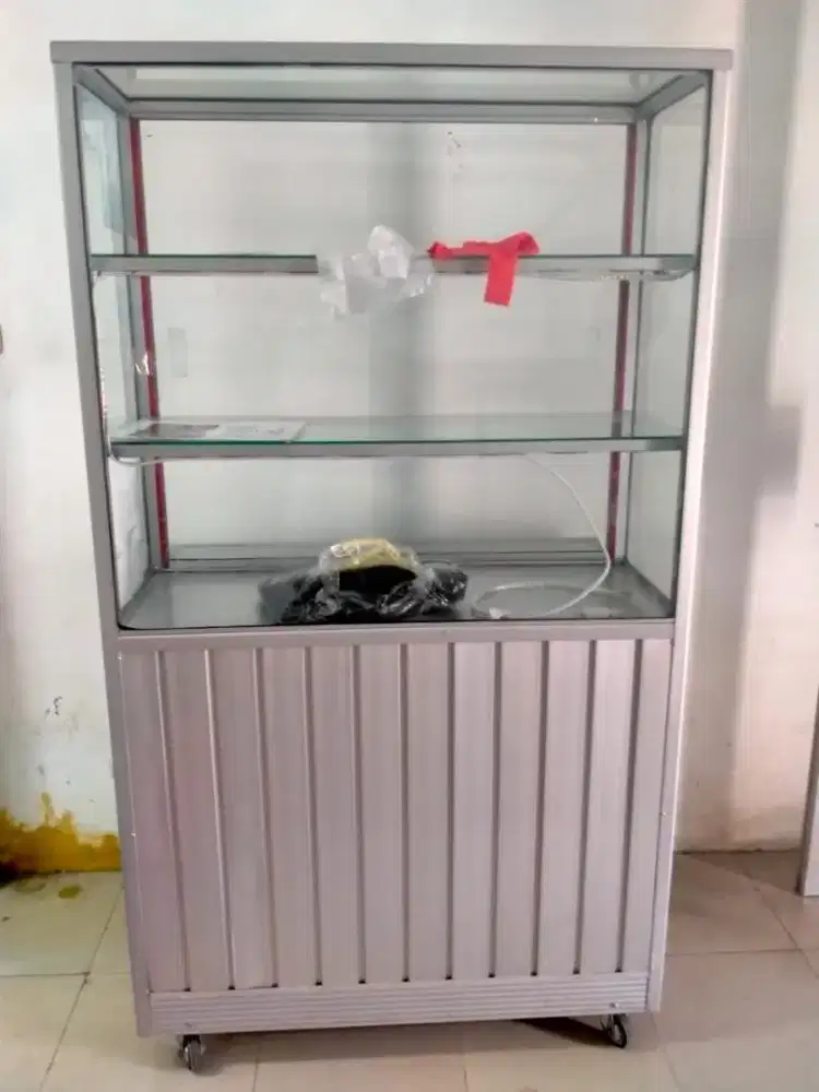 Etalase Warung Aluminium Kaca Bekas 125cm
