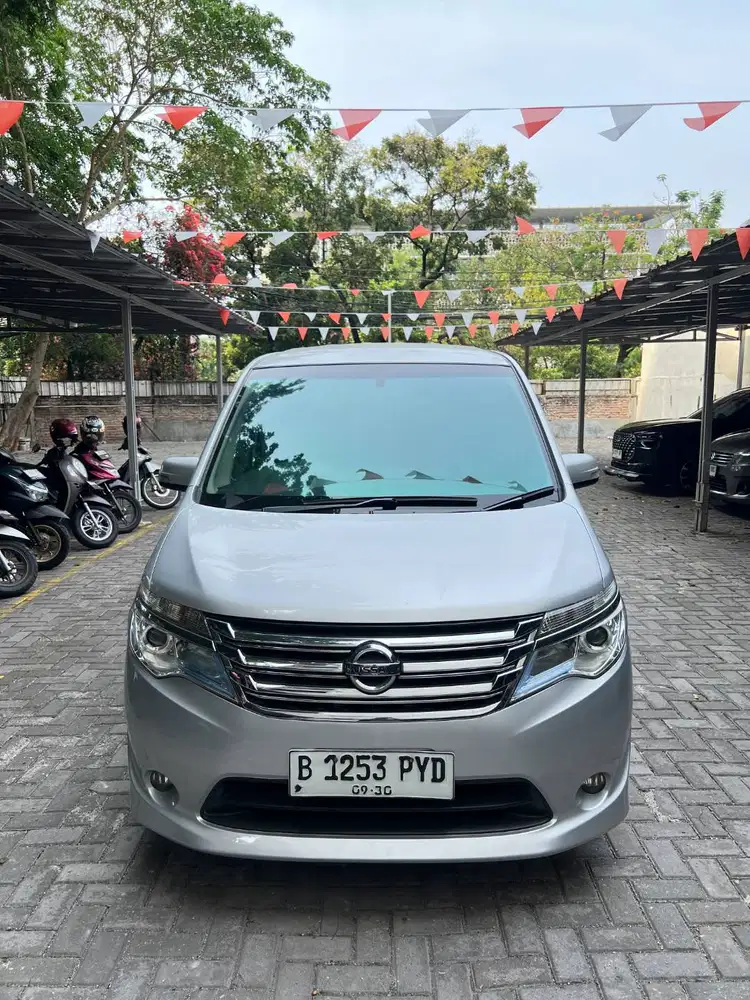 Nissan Serena 2.0 X AT 2015 Silver - Jakarta Pusat