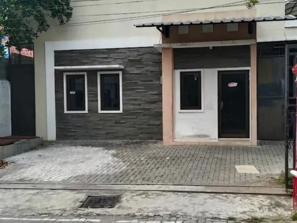 Jual Rumah strategis dan luas di daerah Semarang Timur – 11978