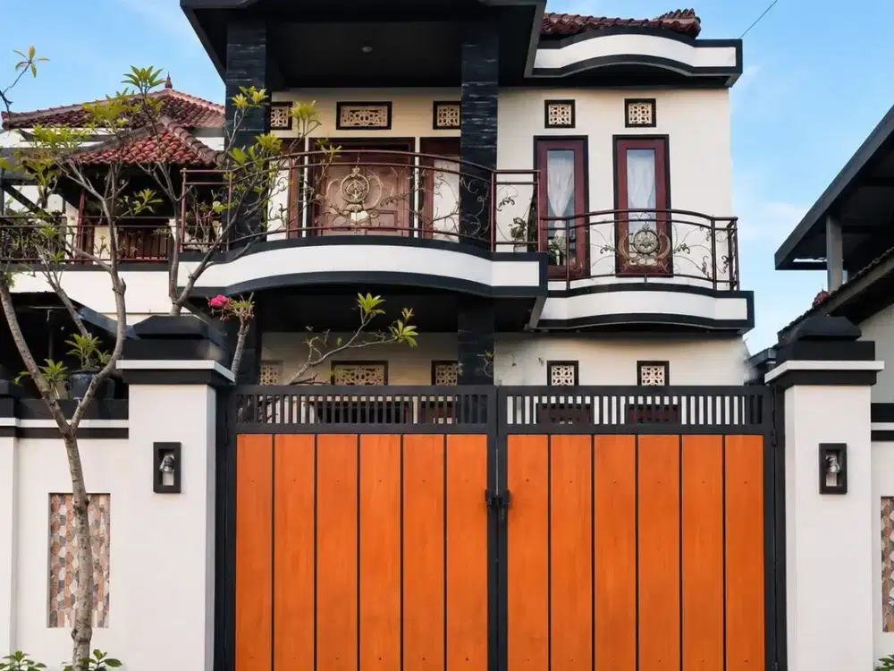 DIJUAL RUMAH 2 LANTAI SIAP HUNI DI DENPASAR SELATAN, BALI