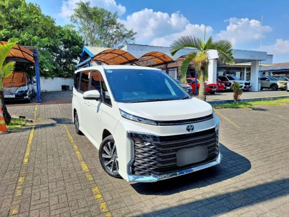 [OLXmobbi] HOT SALE - TOYOTA VOXY 2.0 MATIC 2023