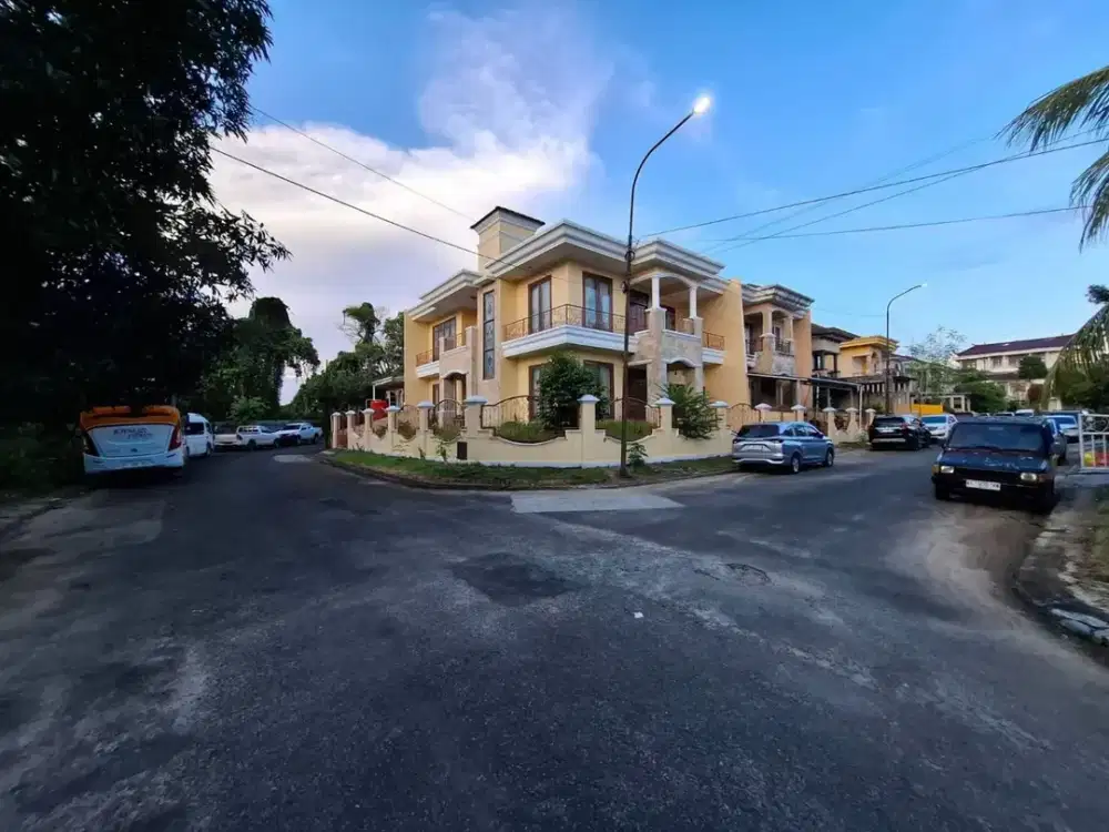 DIJUAL RUMAH POSISI HOOK di BALIKPAPAN BARU