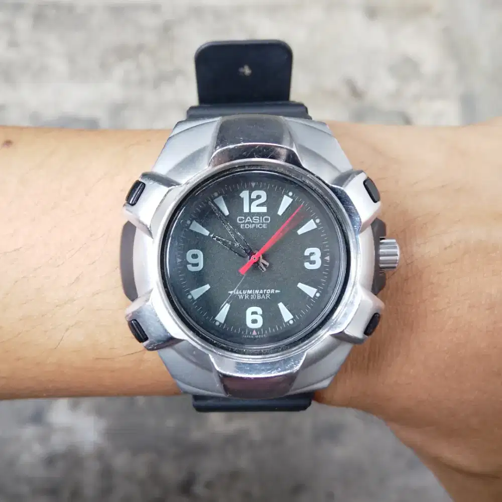 Jam tangan Casio EF-100 illuminator