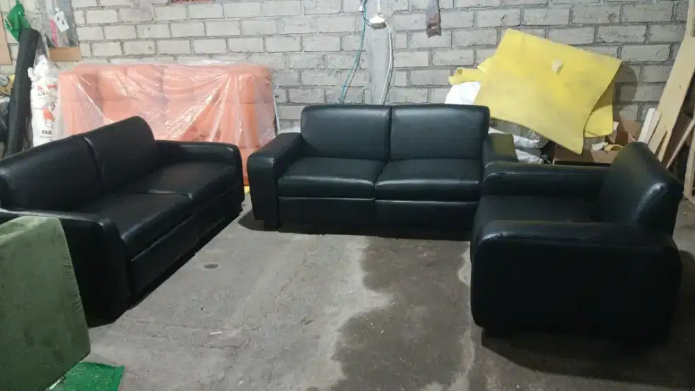 Ready berbagai macam sofa dan bed