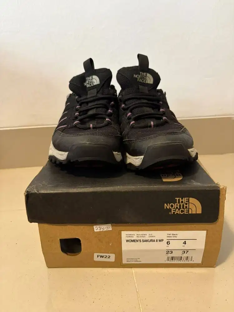 Sepatu Hiking TNF Women Sakura II waterproof