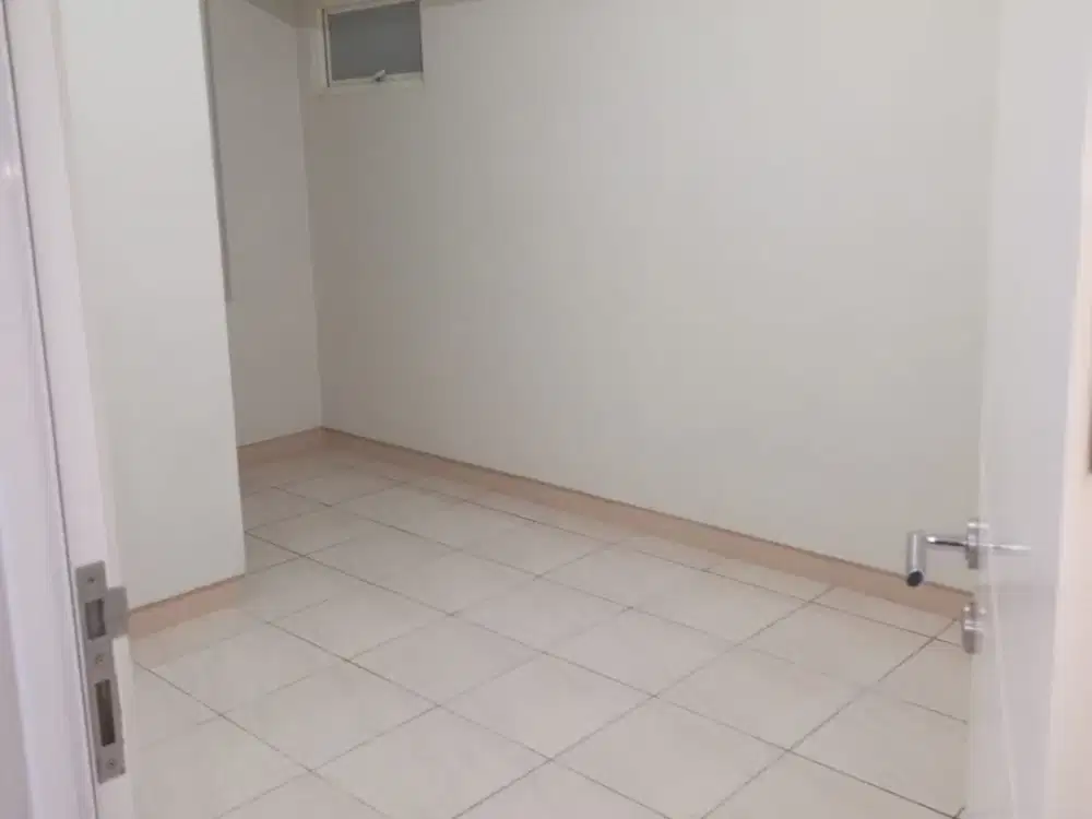 Dijual Apartemen Springlake Summarecon Bekasi, Non Furnished View Danau SCBD Tower Basella Hook Negoo