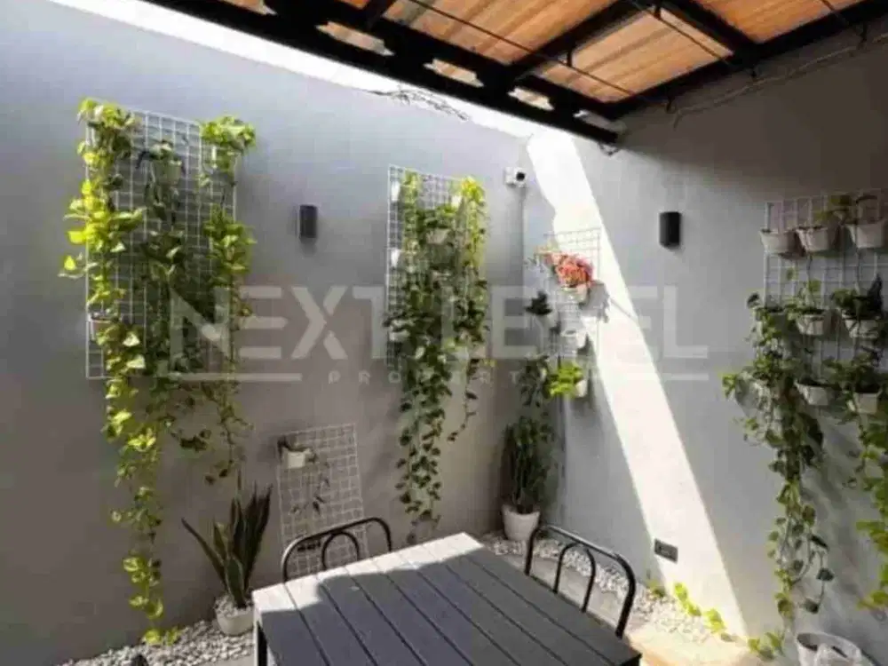 Dijual rumah kost 3 lantai di Kelapa Gading Jakarta Utara.