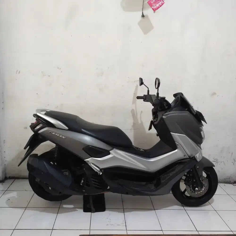 Yamaha Nmax OLD 2017 Bagus Lengkap mesin Cakep