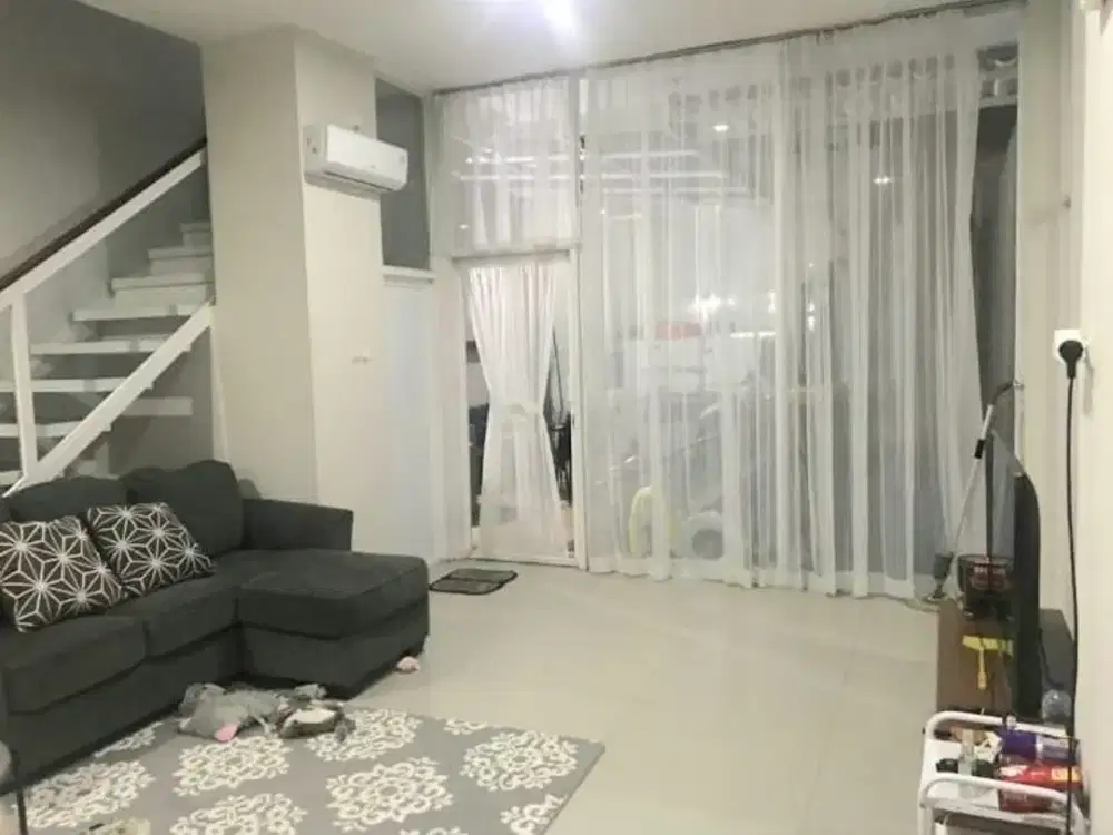 Rumah di Jl Sriwibowo - Semarang Barat Furnish