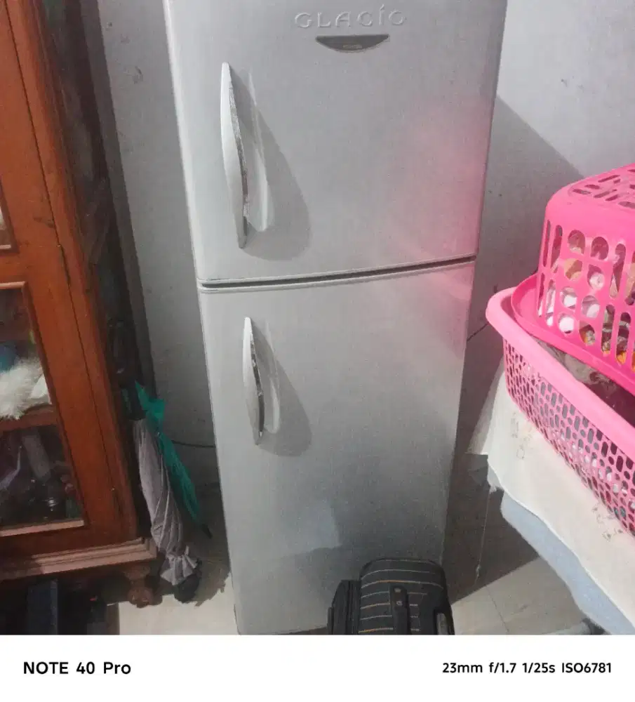 Kulkas 2 pintu merk thosiba