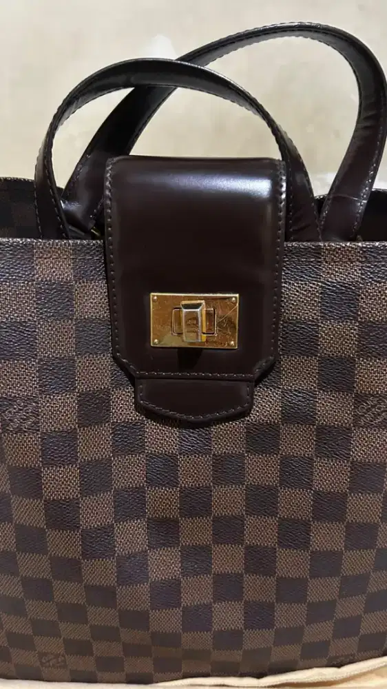 Louis vuitton roseberry damier
Th 2011