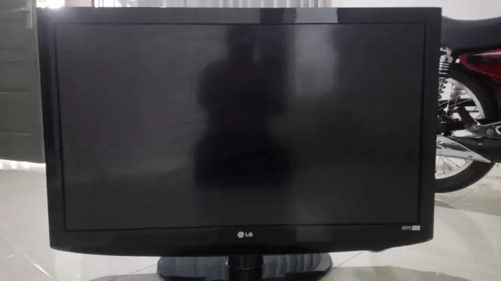 TV LCD LG 42 inci mulus lengkap dengan stb android tinggal pakai