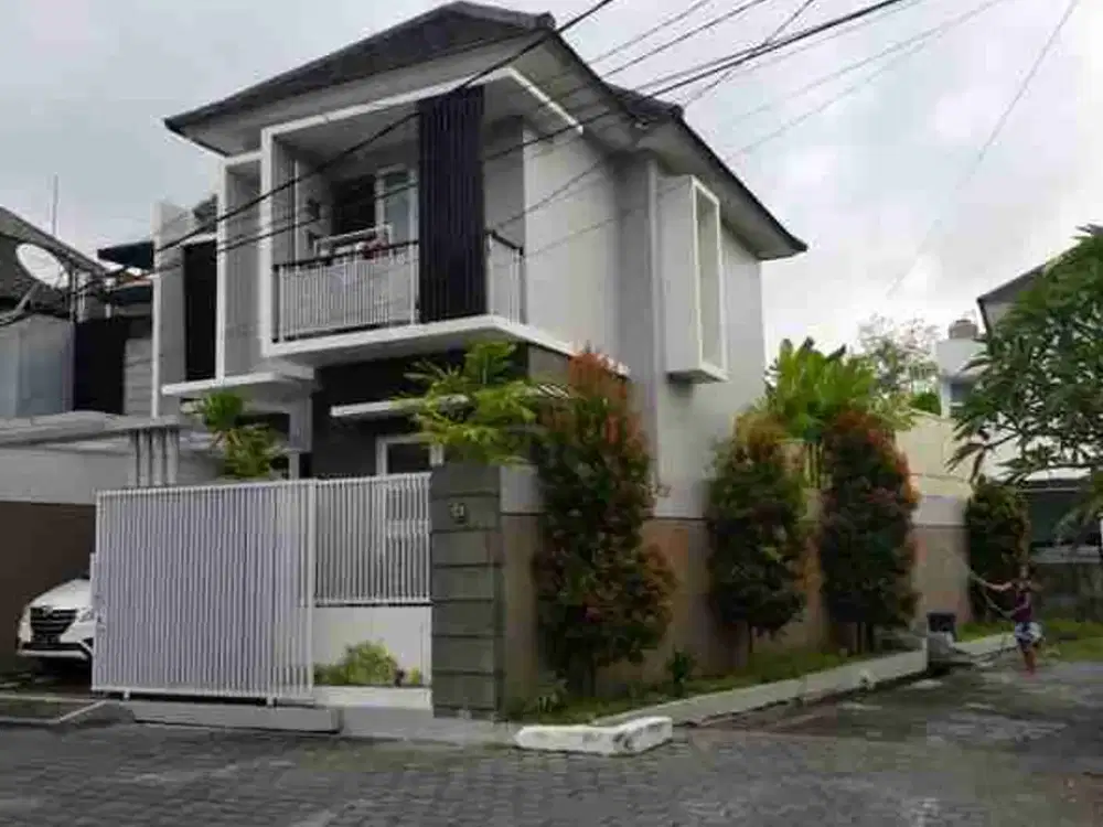SEMI VILLA KEBO IWA SELATAN DENPASAR LINGKUNGAN ELIT