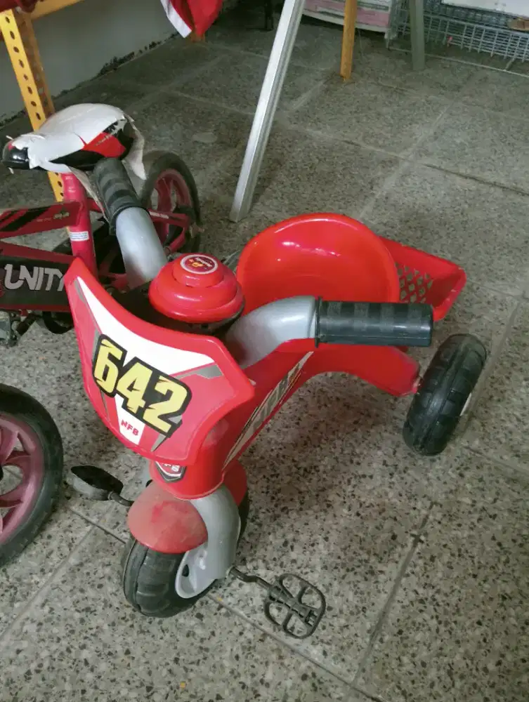Sepeda roda tiga plus sepeda roda 2