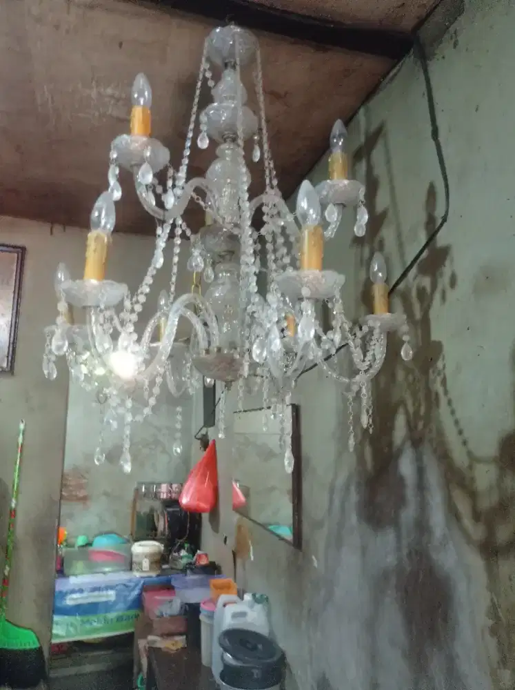 Lampu gantung kristal