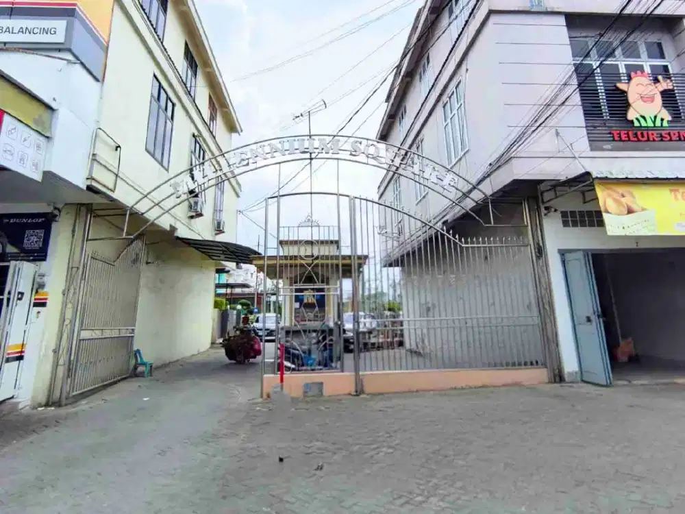 Rumah Mewah Komplek Millenium Square