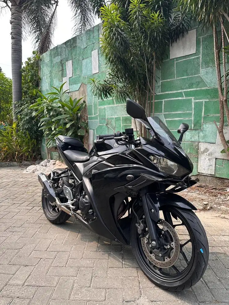 R25 V1 + Bonus Helm HJC Lorenzo