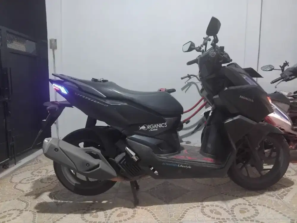 Vario 160 2022 lengkap bpkb STNK
