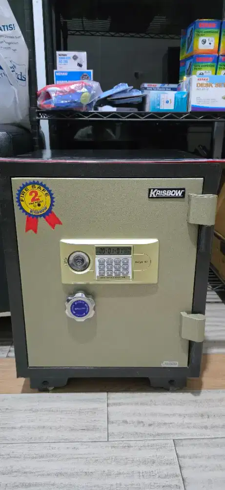 BRANGKAS KRISBOW SIMPAN PERHIASAN ANTAM UKURAN 53cm x 46cm
