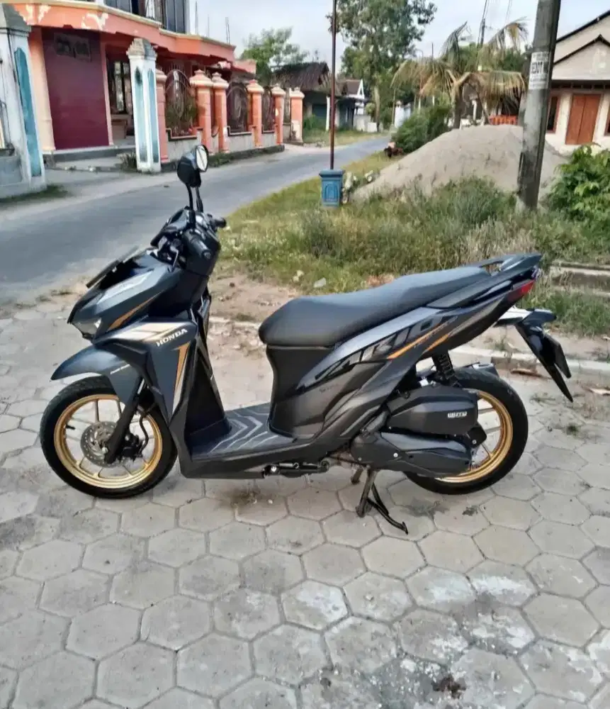 Vario 125 Kredit Dp 1,4 juta