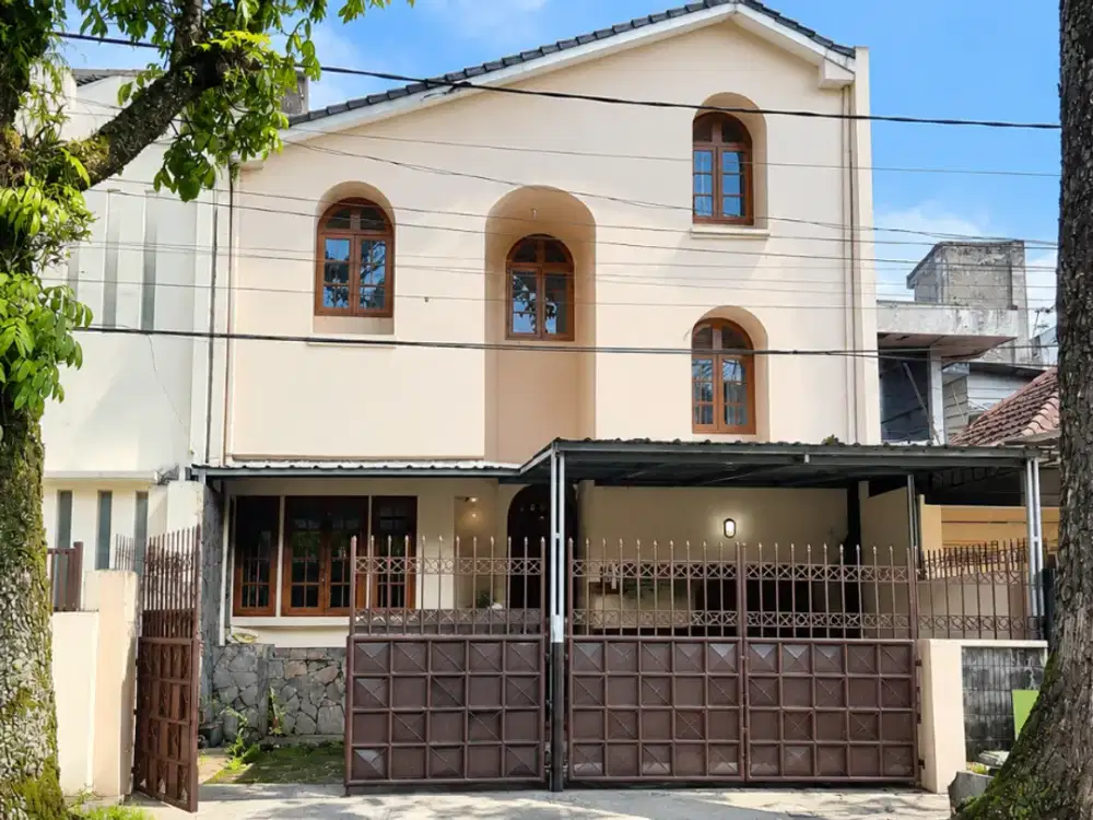 Dijual Rumah 2 Lantai di Pusat Kota Sayap Burangrang, Malabar Bandung