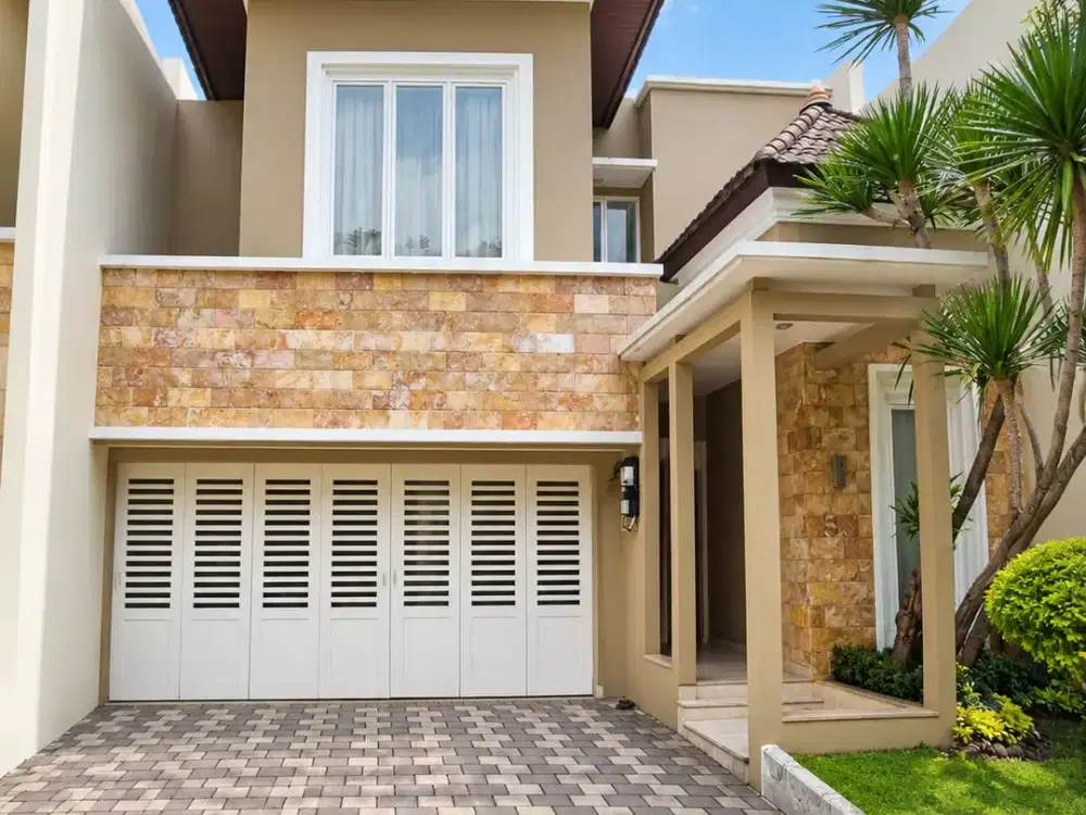 Rumah modern  mewah ada swim pool lokasi strategis di pasar minggu jaksel  19473 PU,IP