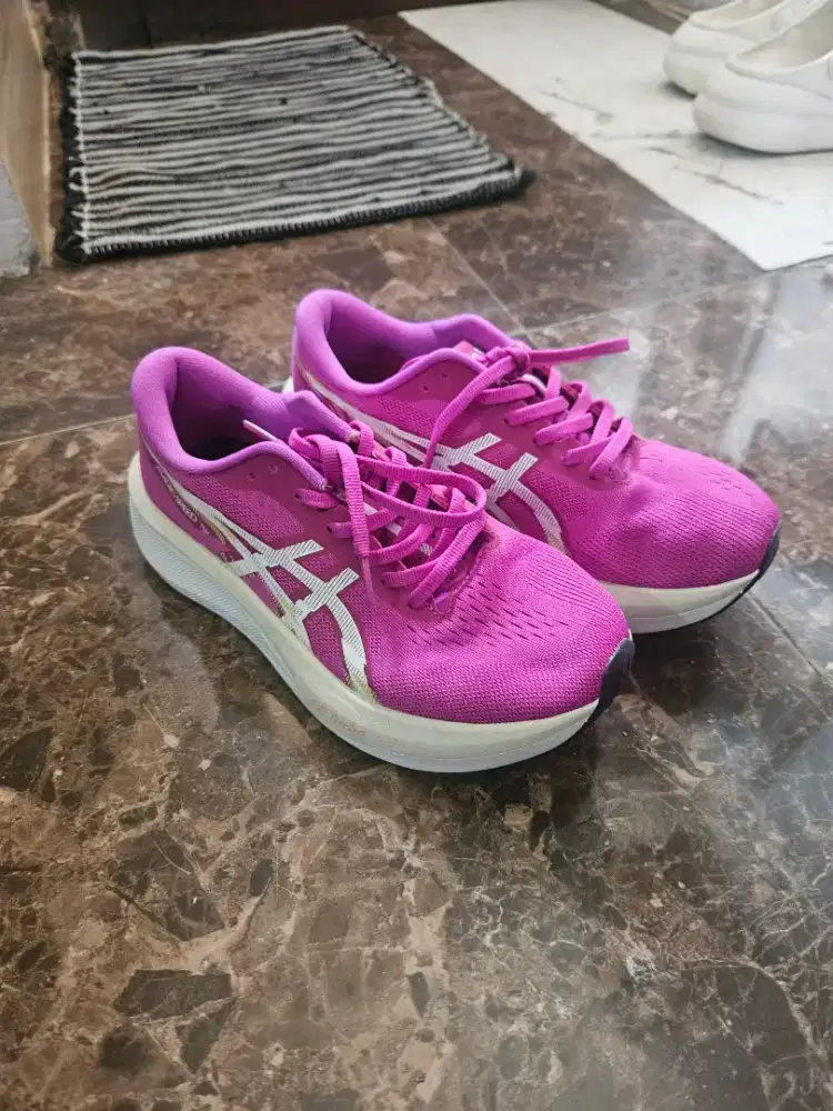 Sepatu pink uk 38