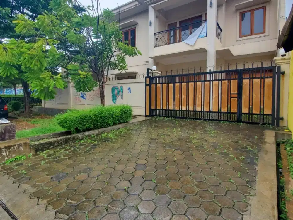 Dijual Rumah Baru Hook Mewah Sebelah Taman Tanah Kusir di Jakarta Selatan