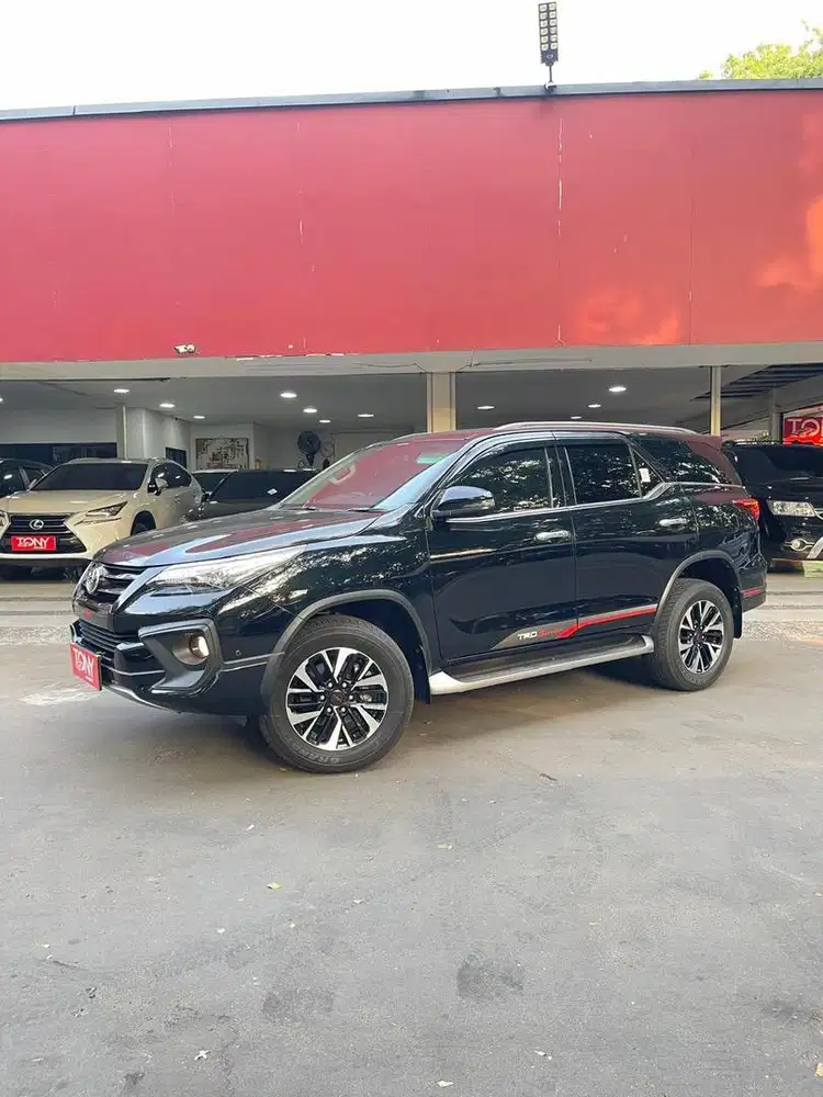 Toyota Fortuner VRZ TRD 2019 Hitam