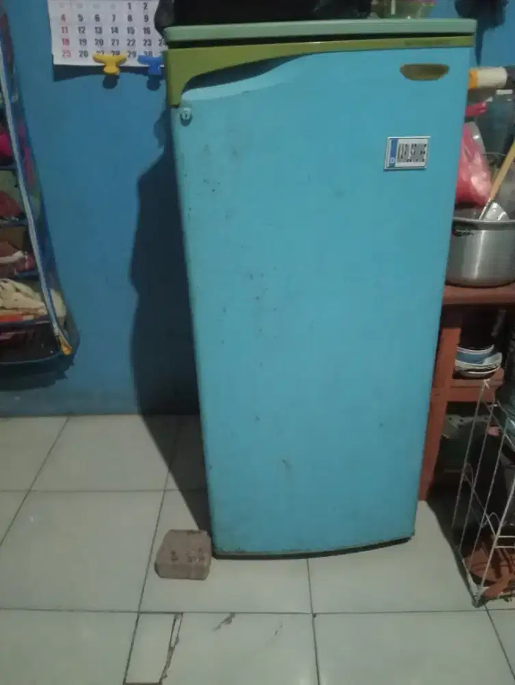 Di jual kulkas SHARP