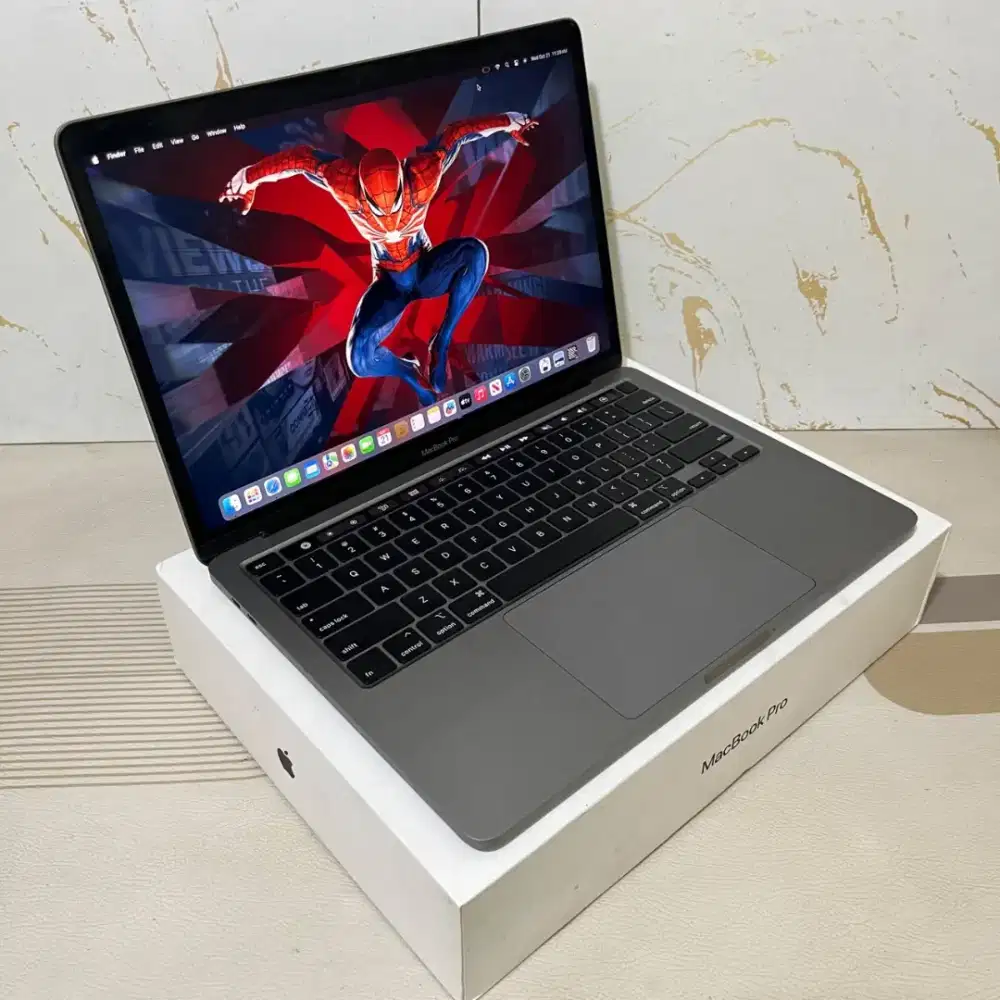 Macbook Pro TouchBar i5, 13-inch, 2020.