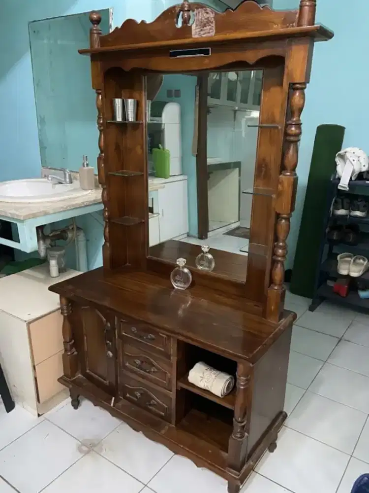 Dijual meja+kursi rias