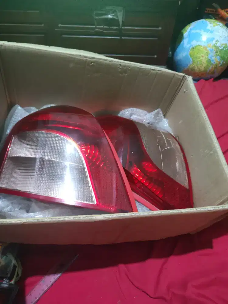 Lampu Toyota Yaris orisinil Lampu belakang Yaris Bakpao 2006 -2012