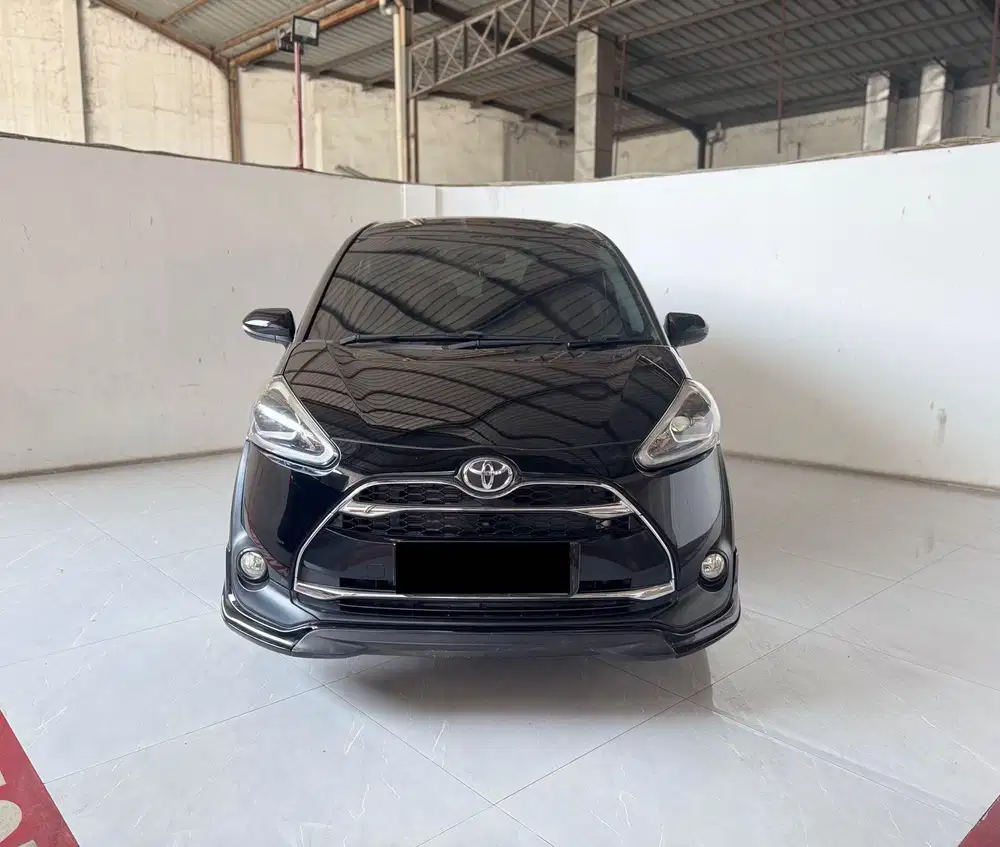 Toyota Sienta Q 1.5 At km 57 rb