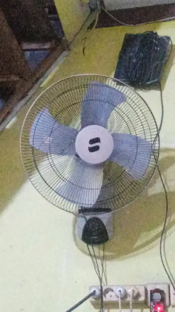 Kipas angin dinding 18inc