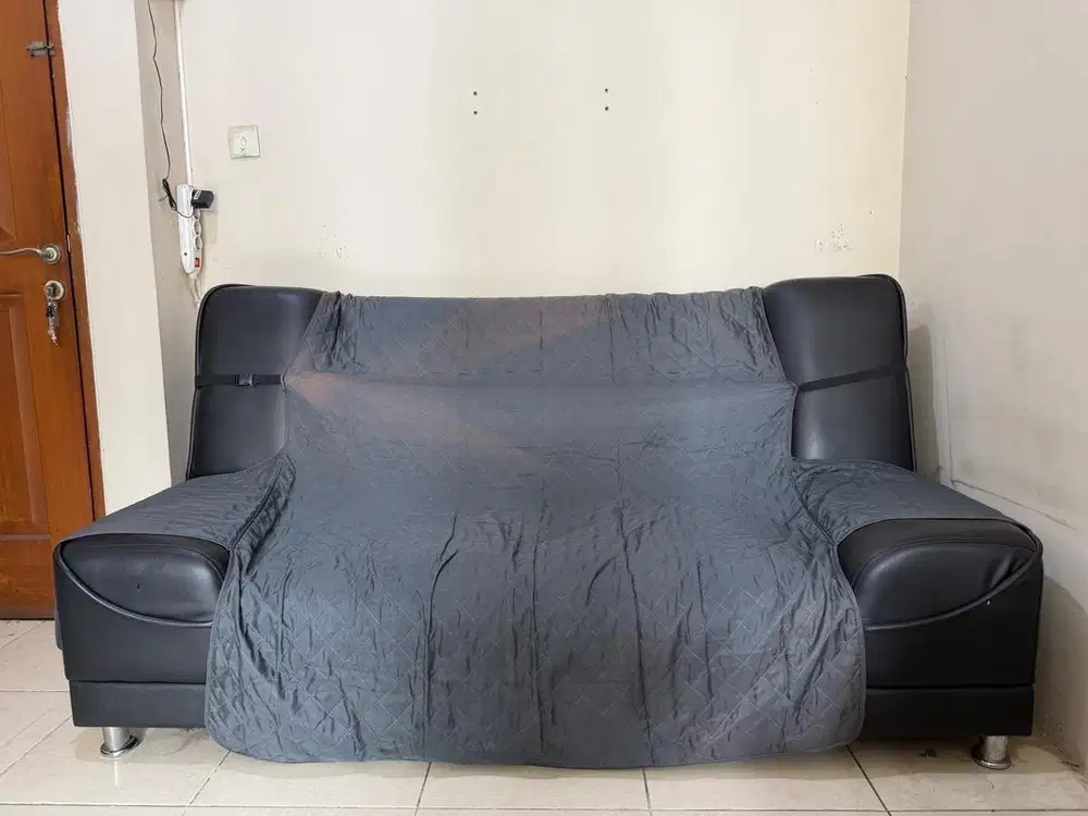 For Sale: Sofa Bed 2 Seater Warna Hitam