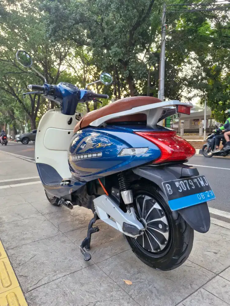 DIJUAL CASH SEPEDA LISTRIK U WINFLY THN 2023 PJK OF 2x SIAP PAKAI