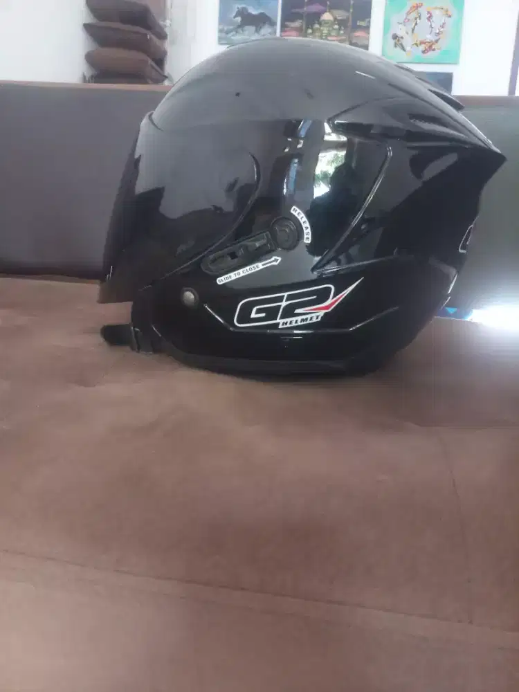 Helm G2 hitam size l