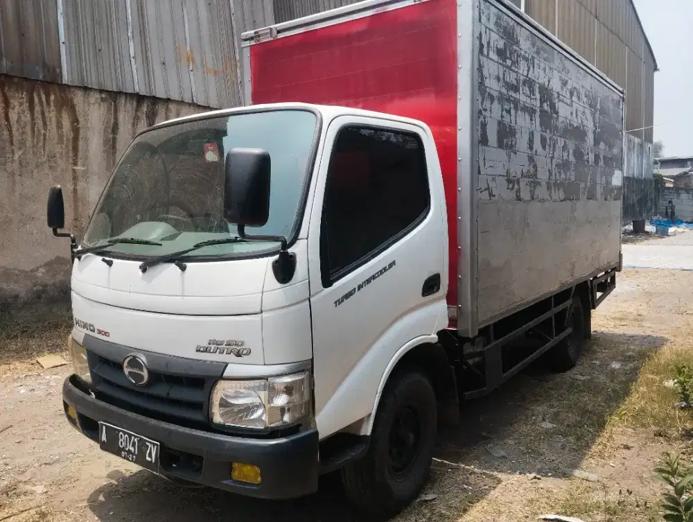 Dutro engkel long THN 2012 power stering,AC