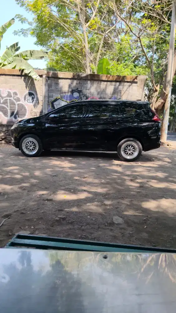 Rental harian mobil plus supir unit xpander