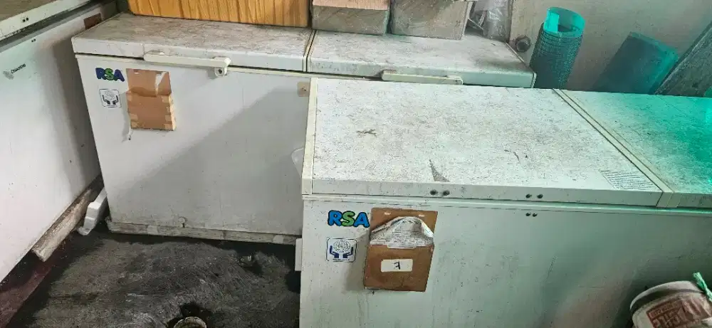 Jual 2 Freezer Bekas Gratis Kitchen Set