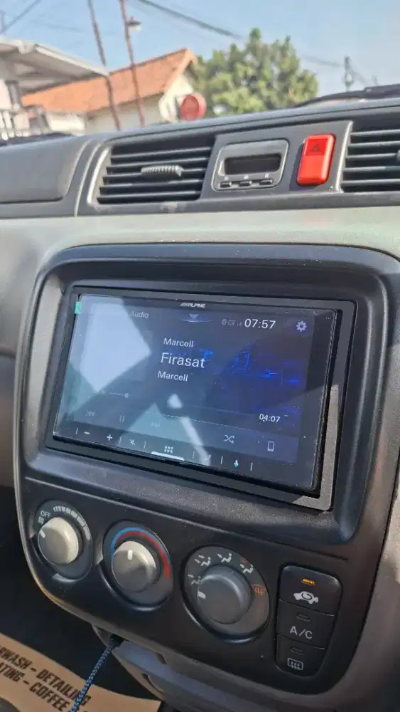 Alpine iLX-W670E apple car play/android auto