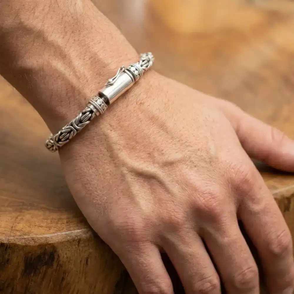 Gelang perak motif borobudur