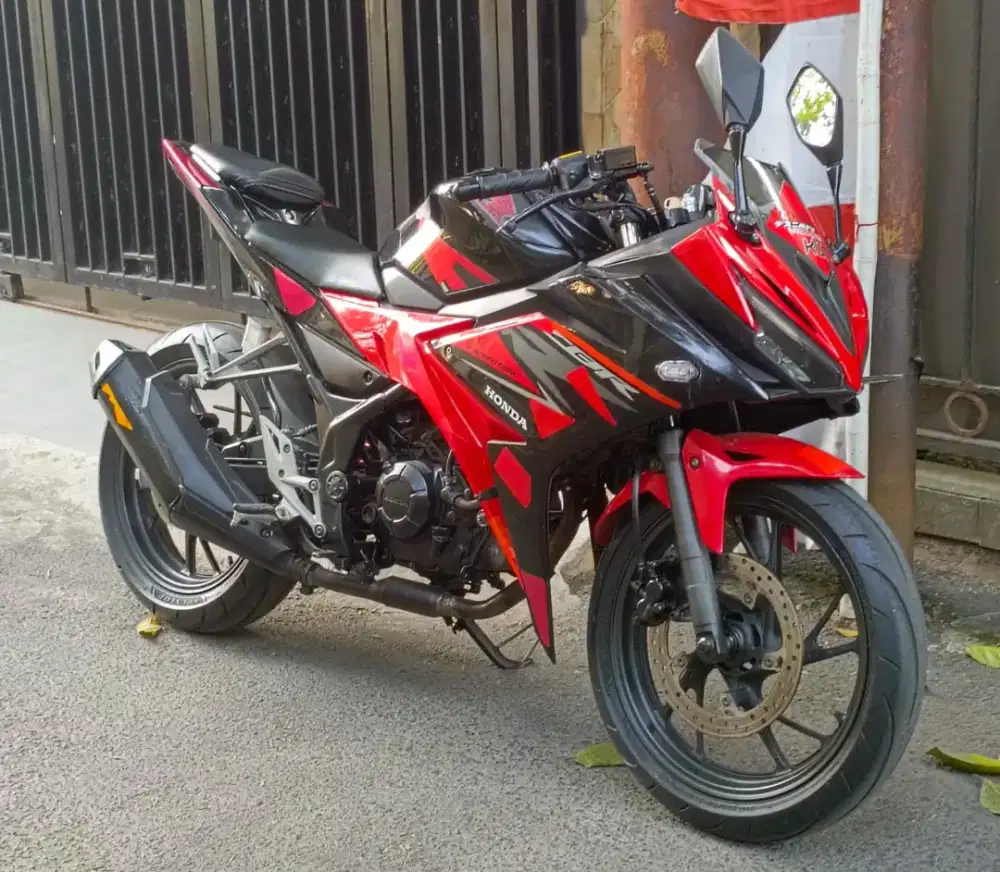 DIJUAL MOTOR CBR150R