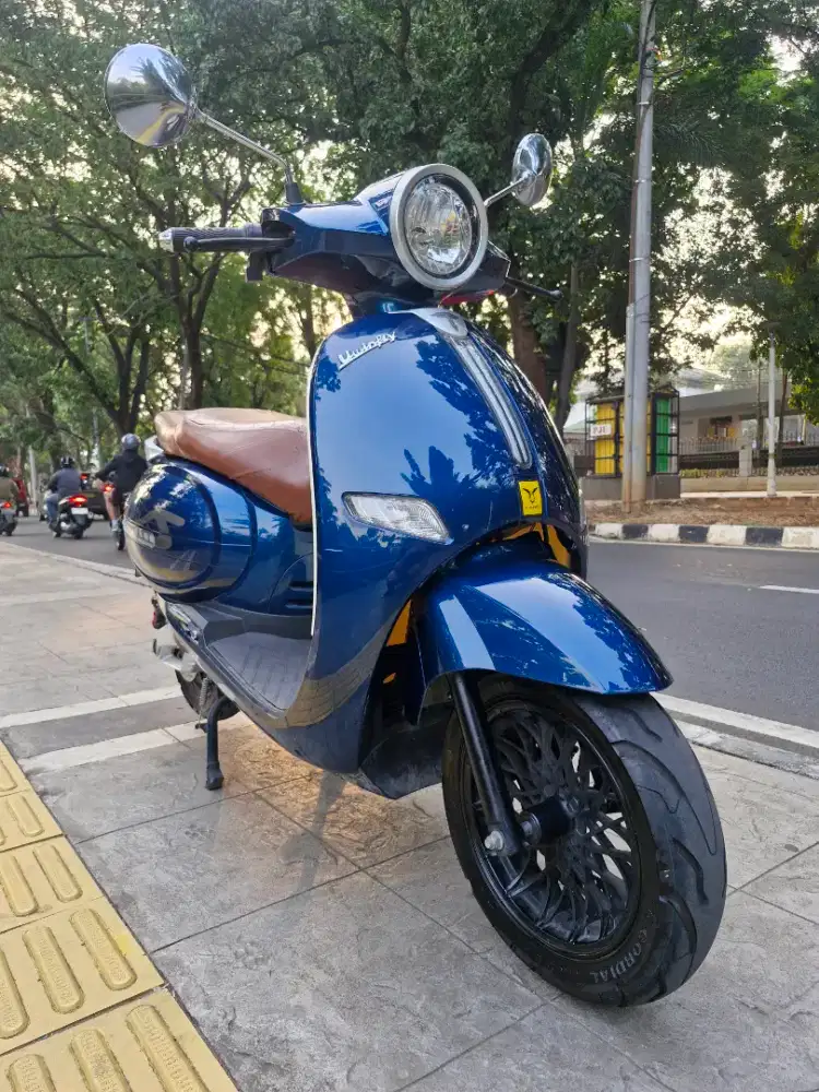 DIJUAL CASH SEPEDA LISTRIK U WINFLY THN 2023 PJK OF 2X SIAP PAKAI
